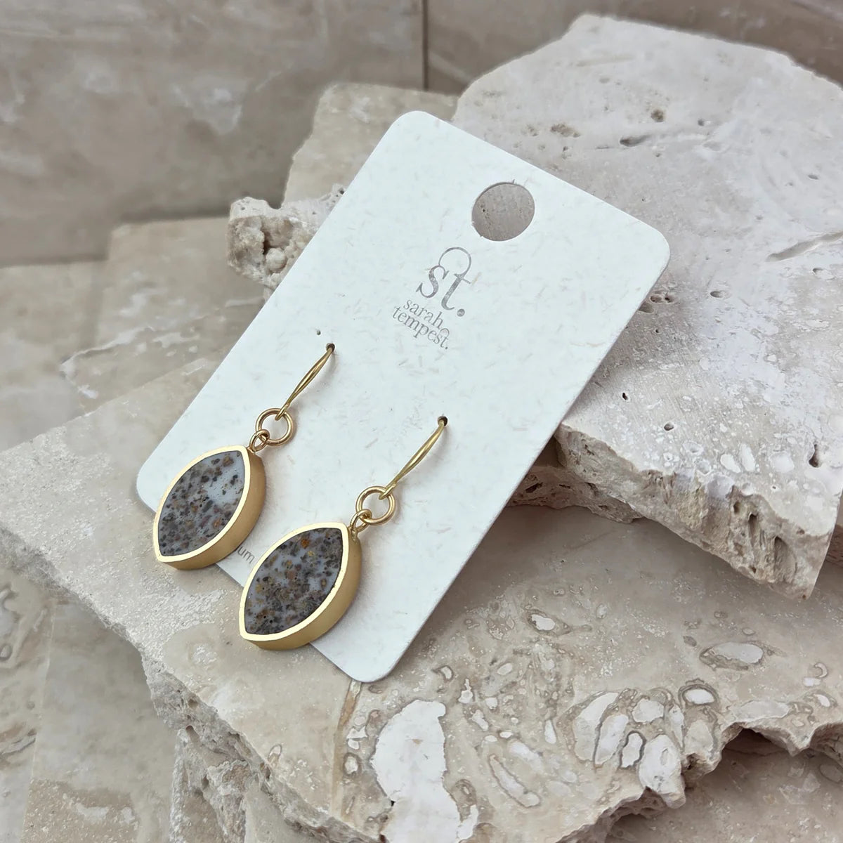 Special Elegant Resin Feature Earrings Bracelet Necklace  image 4