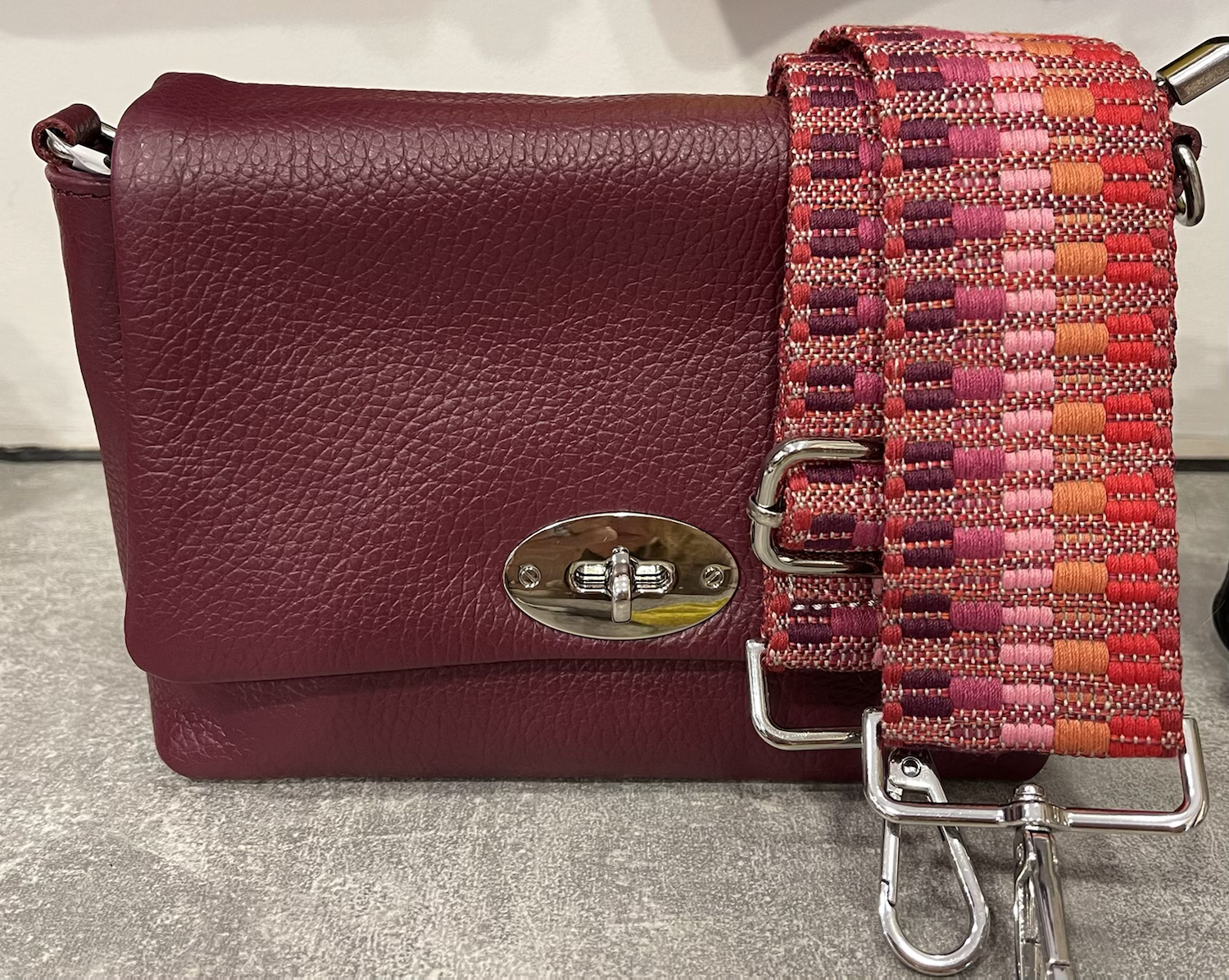 Lala Leather Bag with Silver Clasp image 2