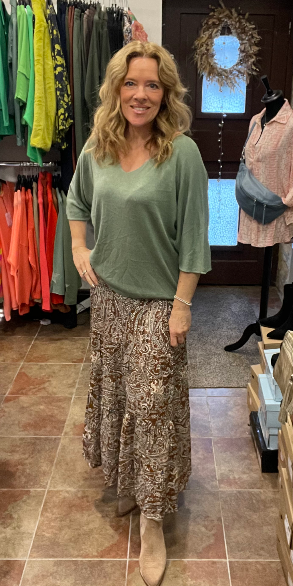 Ciao Italian Lightweight V Neck Knit image 3