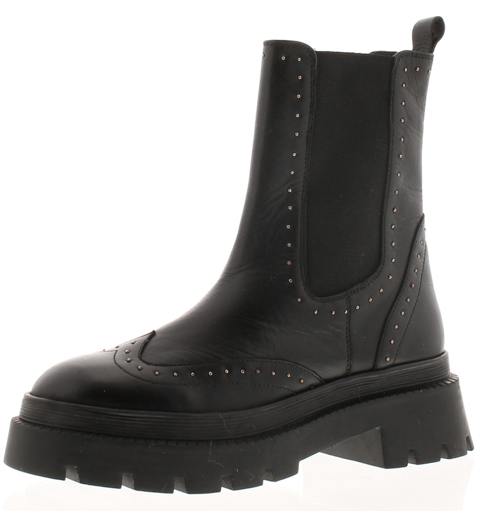 Aubrey Leather Chelsea Boots image 0