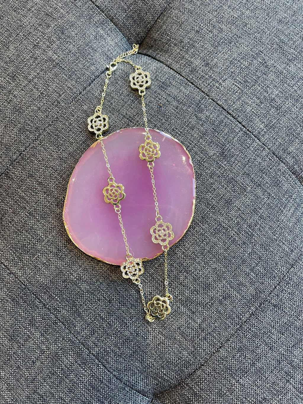 Short Flower Motif Necklace  image 1