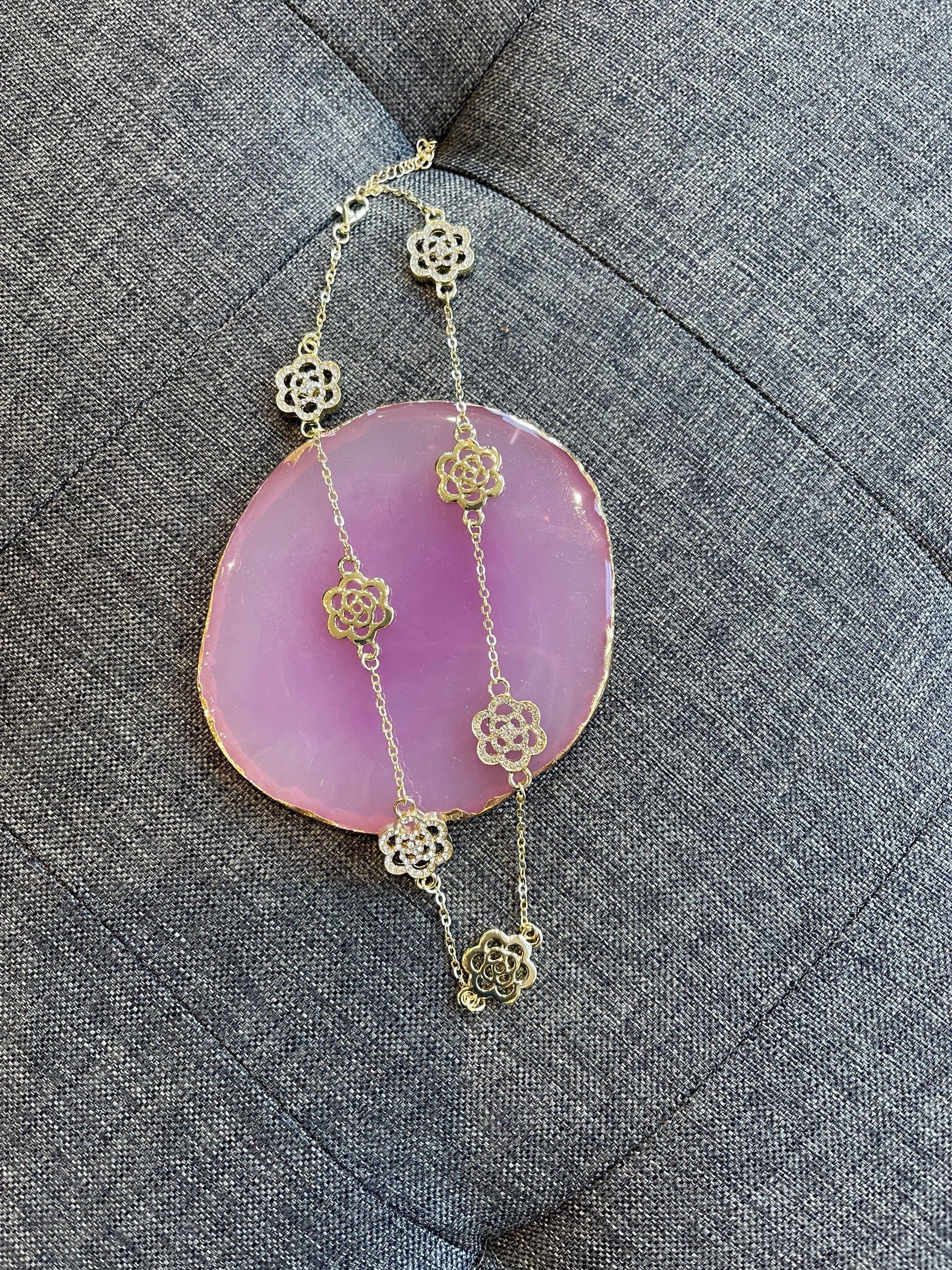 Short Flower Motif Necklace  image 1