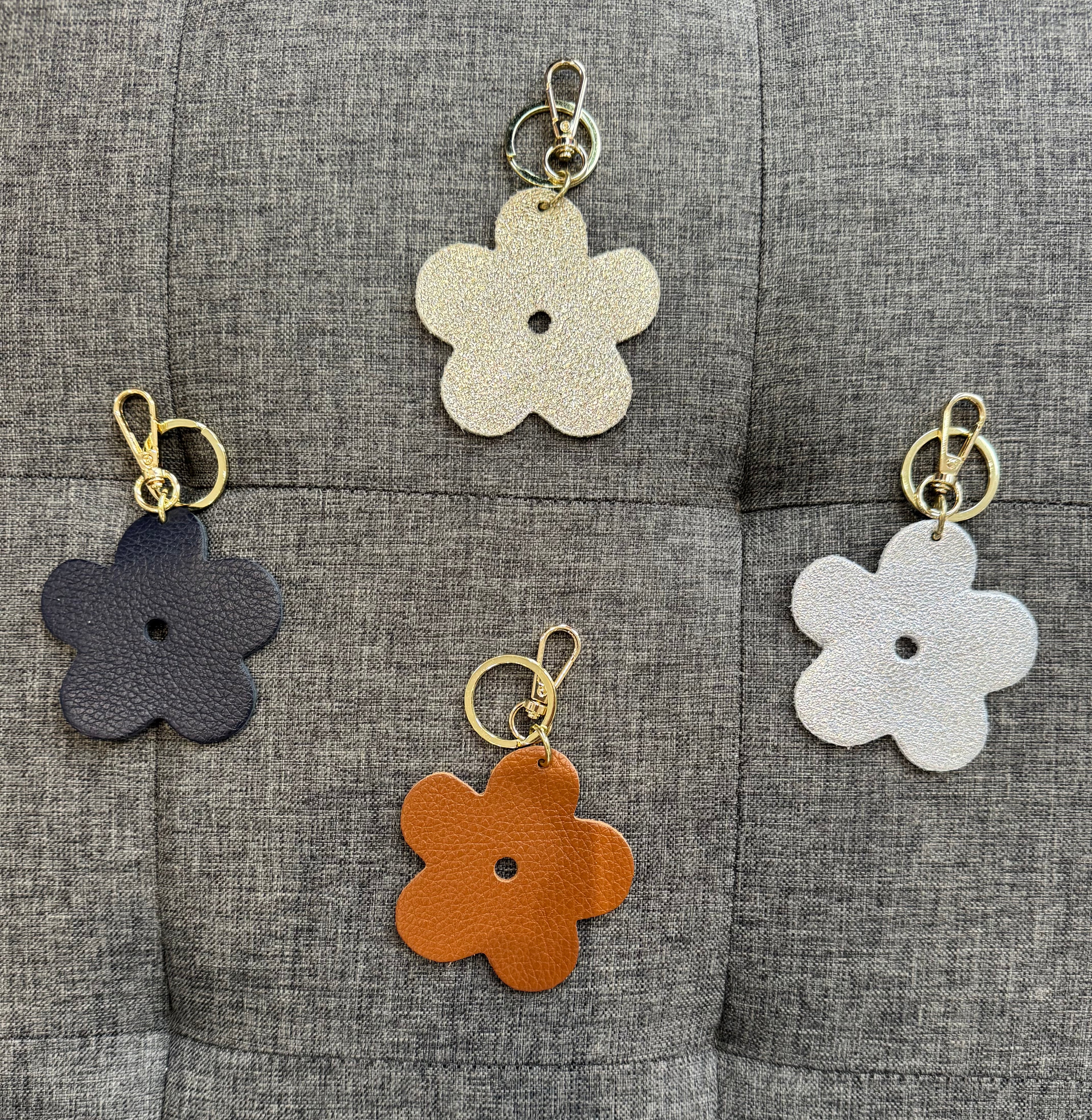 Quant Leather Flower Keyring  image 0