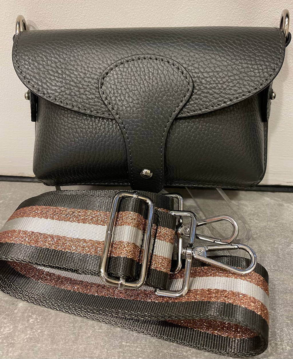 Beanie Leather Bag image 11