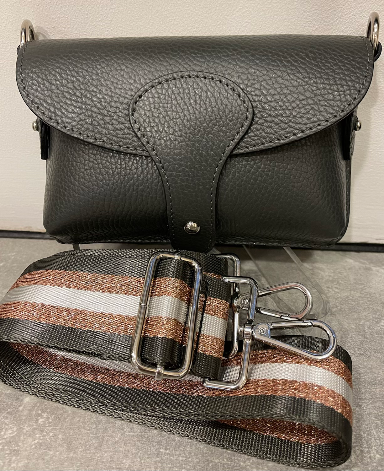 Beanie Leather Bag image 11