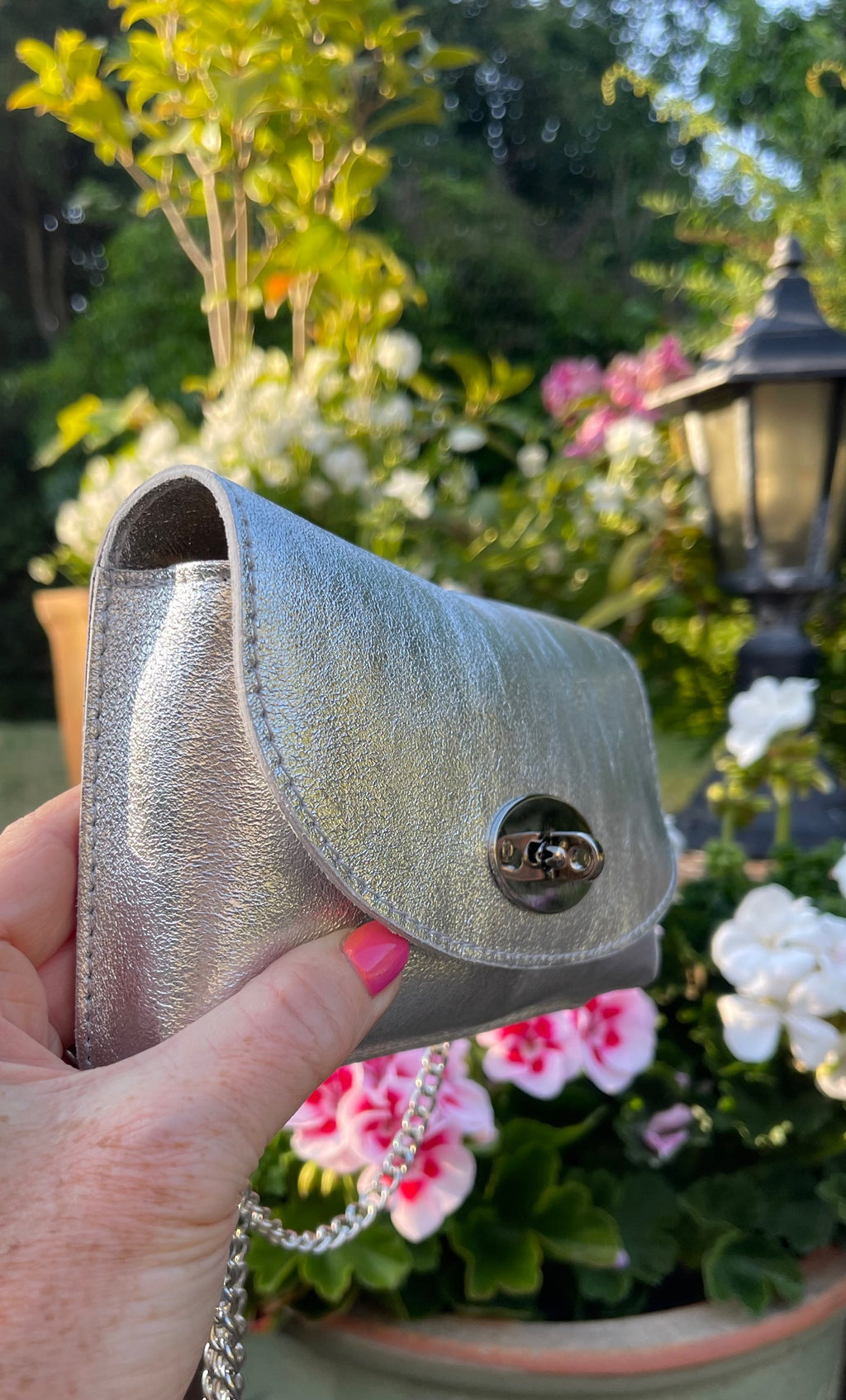Spritz Leather Bag with Silver Clasp & Chain image 3