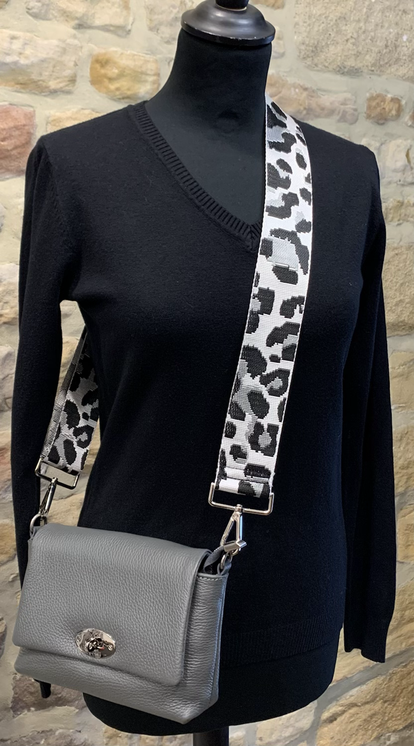Lala Leather Bag with Silver Clasp image 9