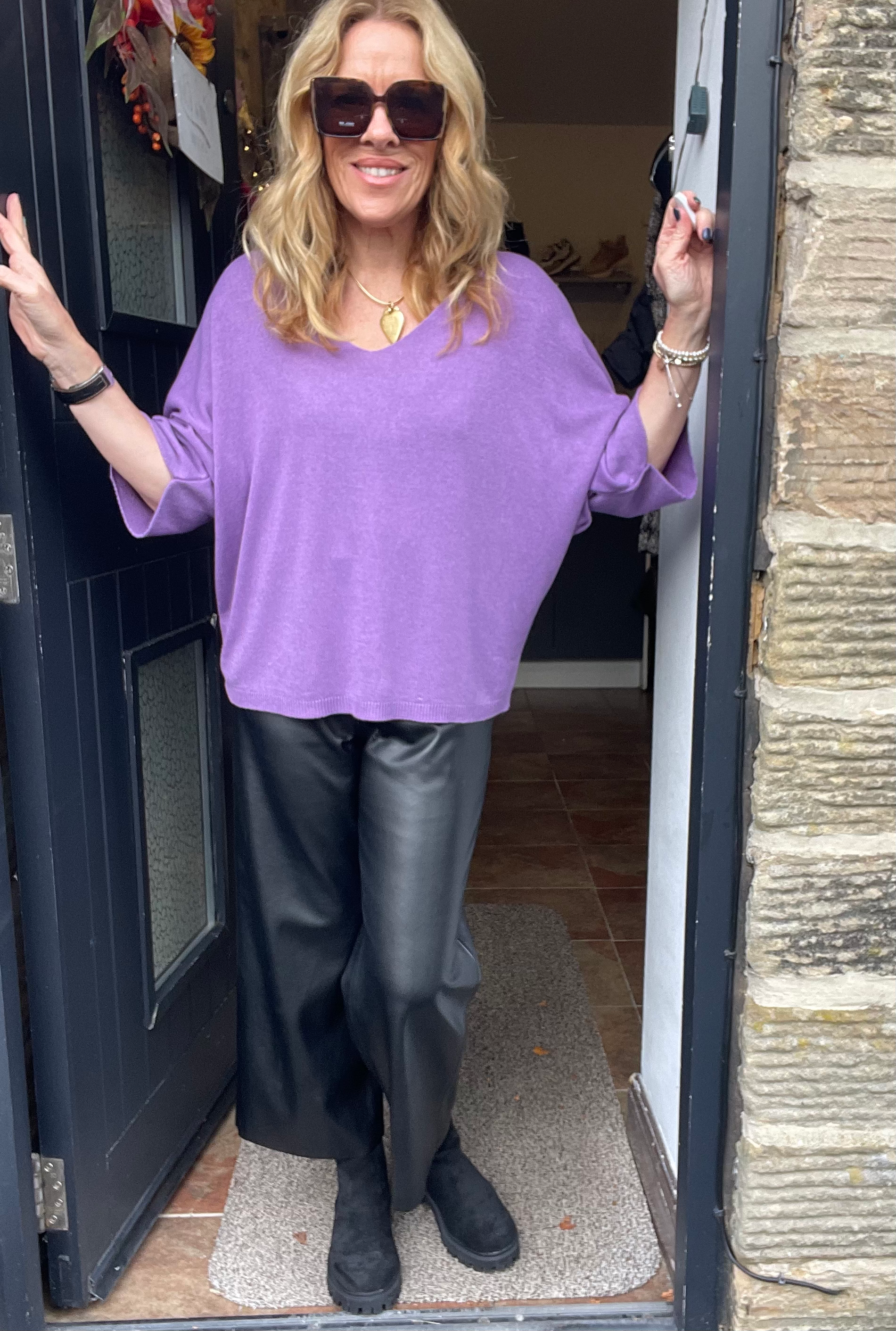 Ciao Italian Lightweight V Neck Knit image 8