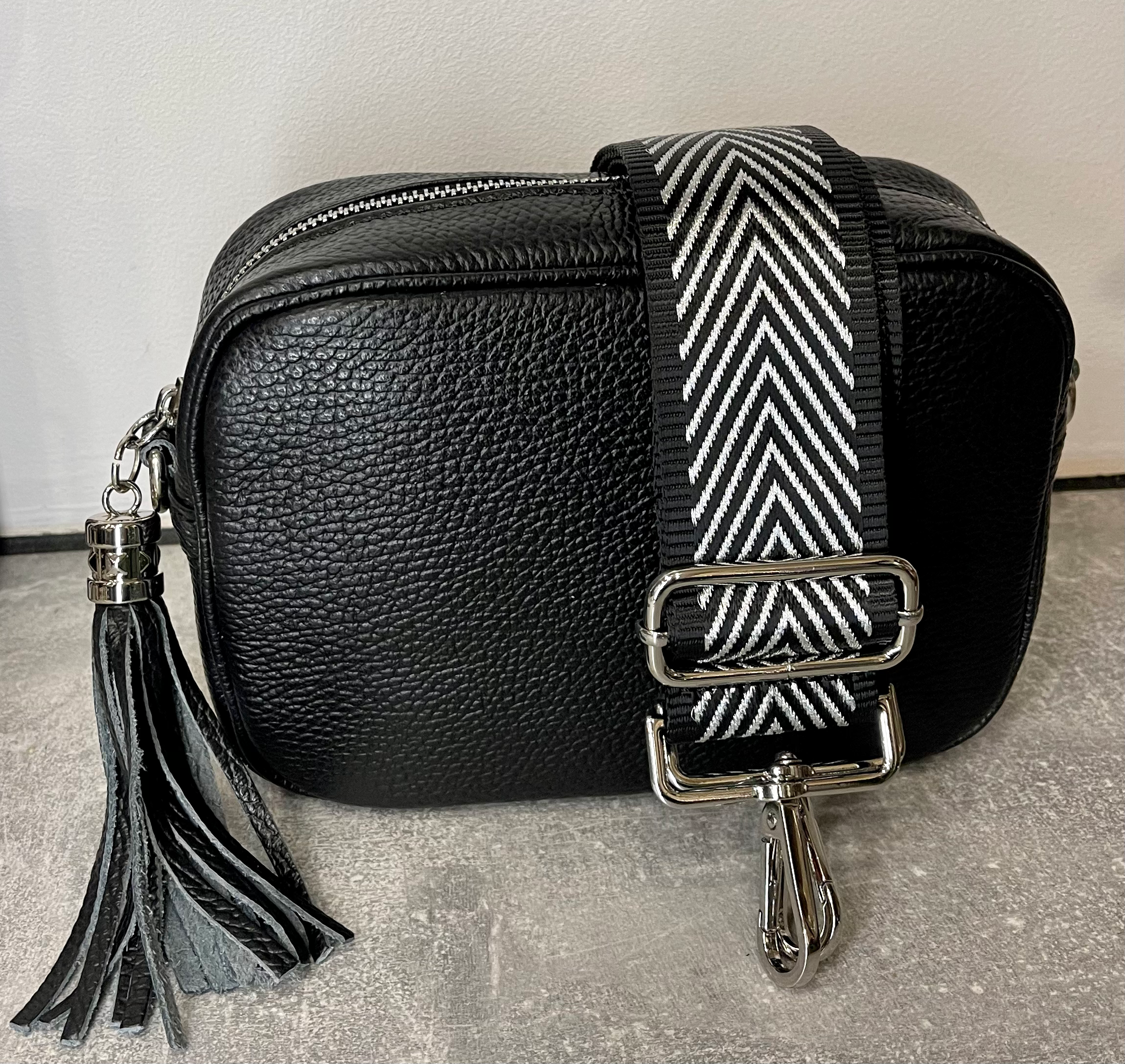 Single Tassel Leather Camera Bag image 2