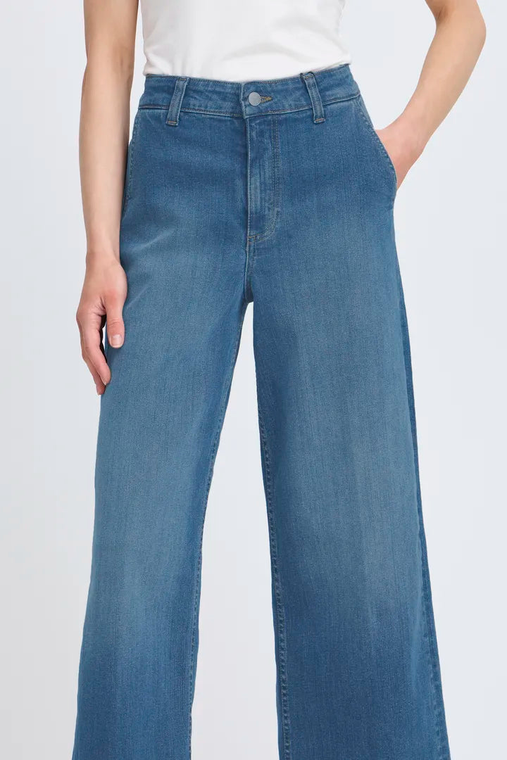 B Young Koma Cropped Jeans image 10