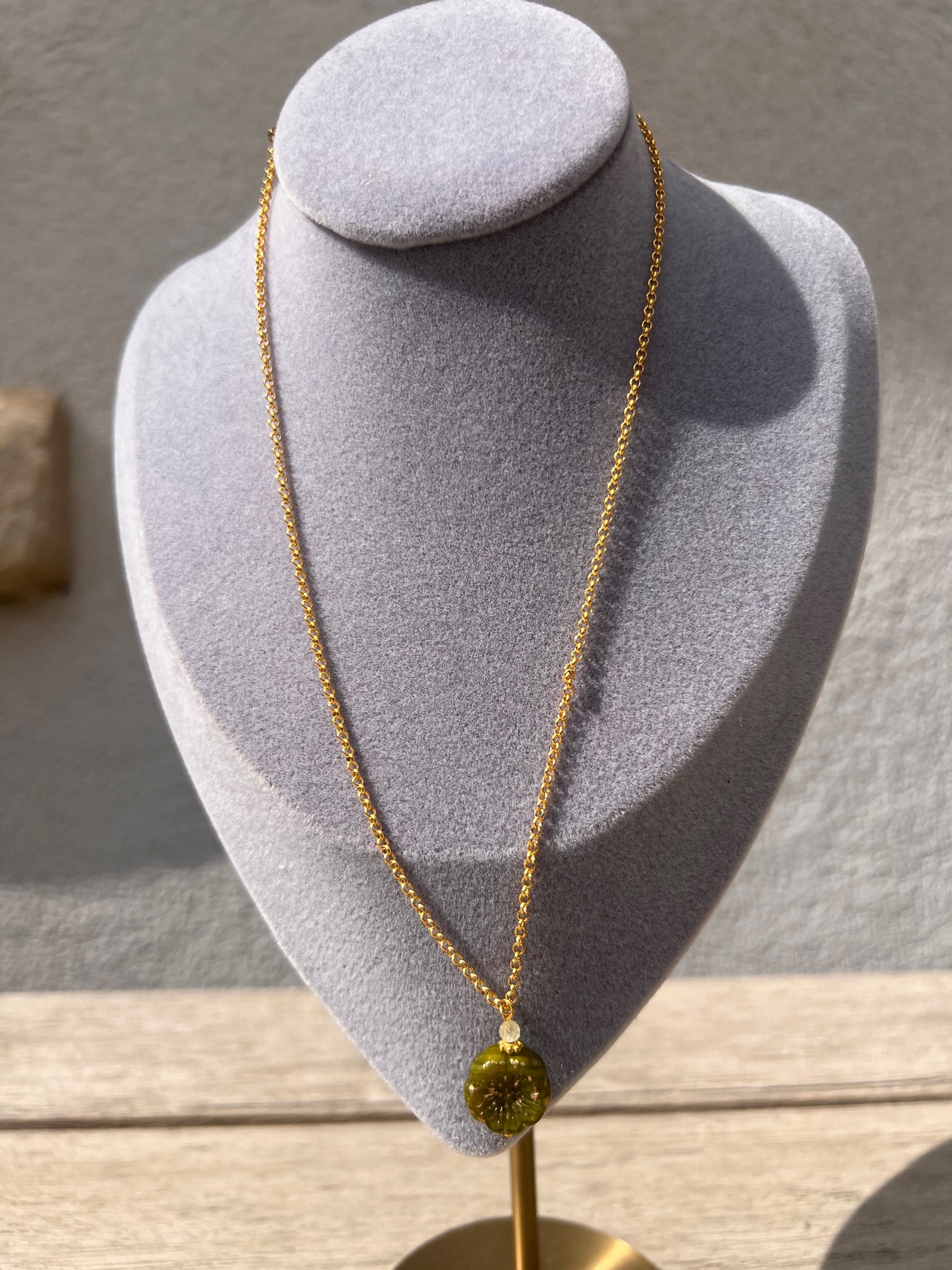 Prehnite Gemstone Gold Pansy Chain Necklace image 3