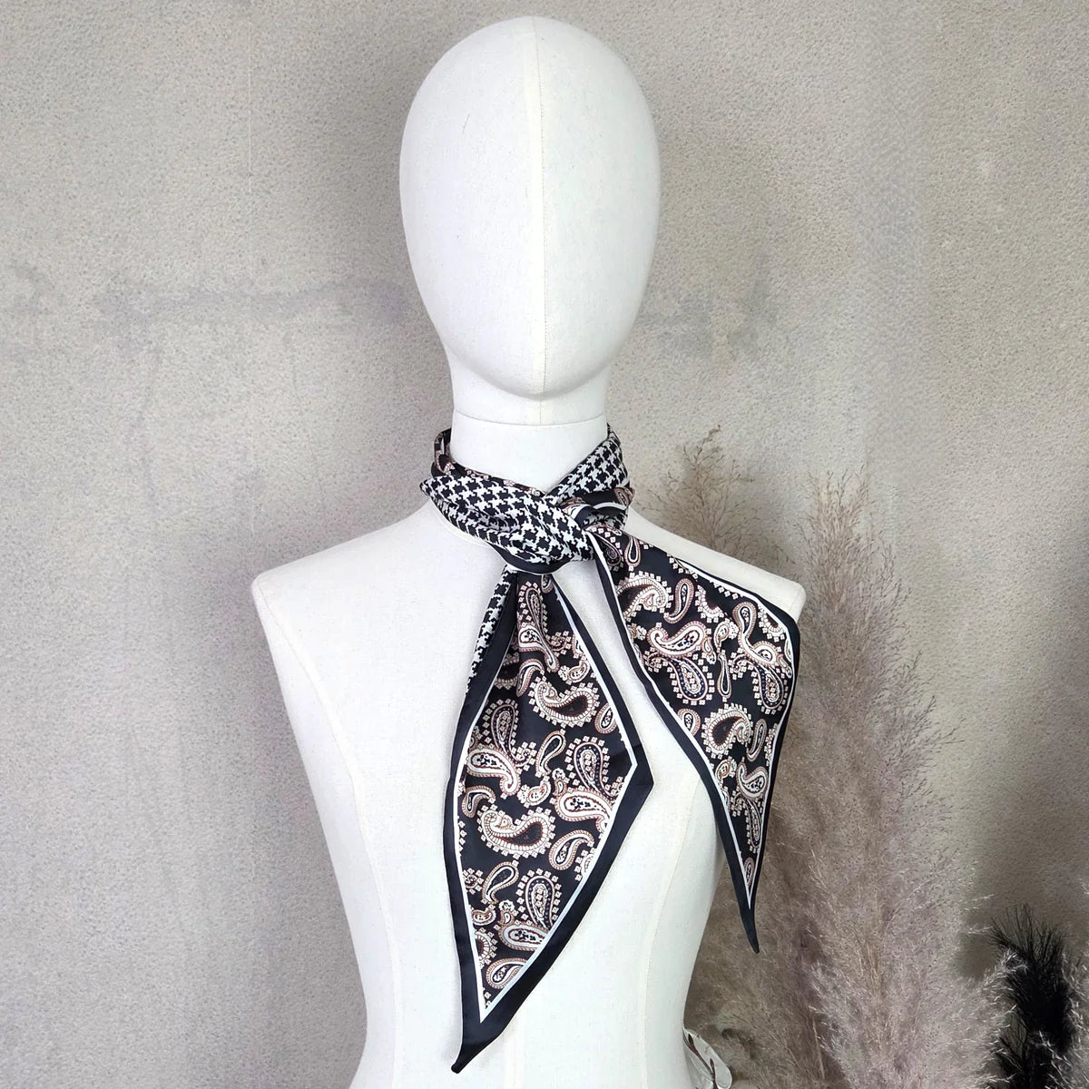 Long Tammy Neck Scarf image 1