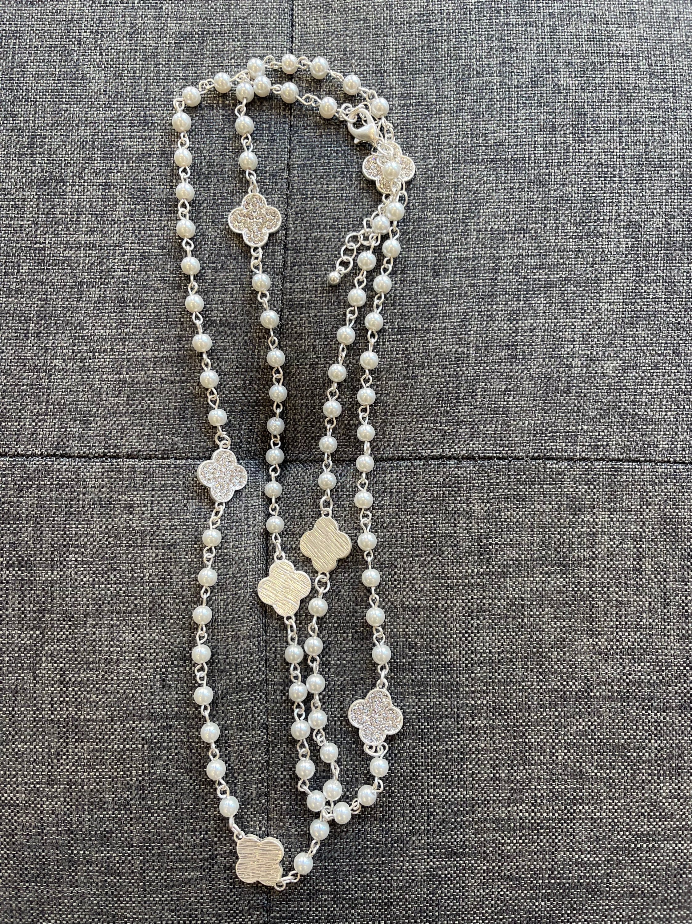 Long Clover Motif Necklace