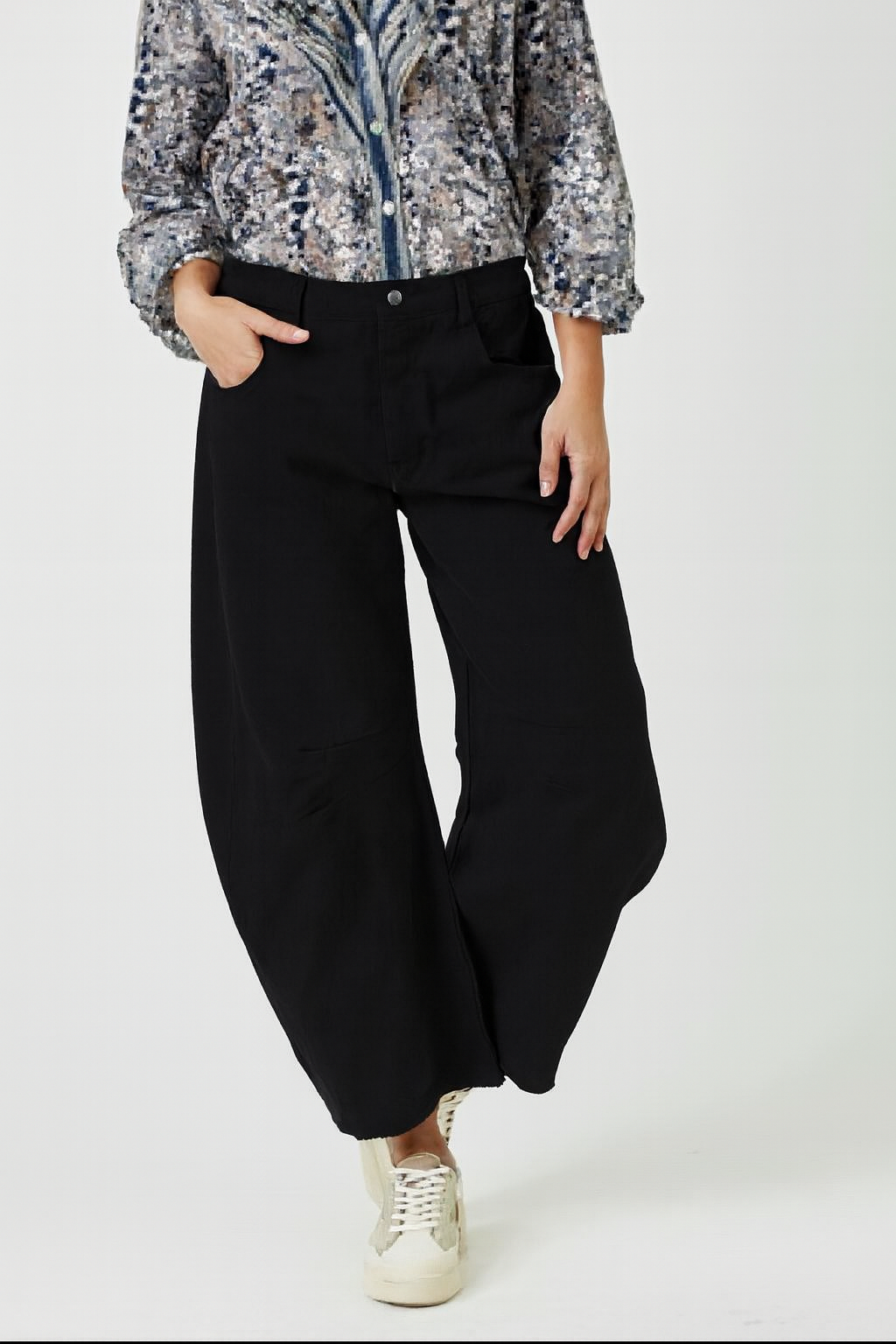 Barcelona Carrot Shape Black Jeans